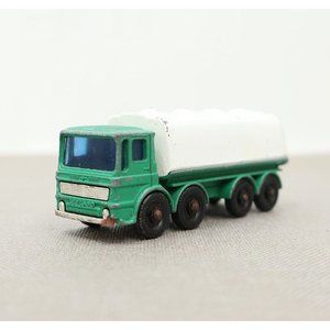 Lesney Matchbox Leyland Petrol Tanker BP No.32 Green Made in United Kingdom BP
